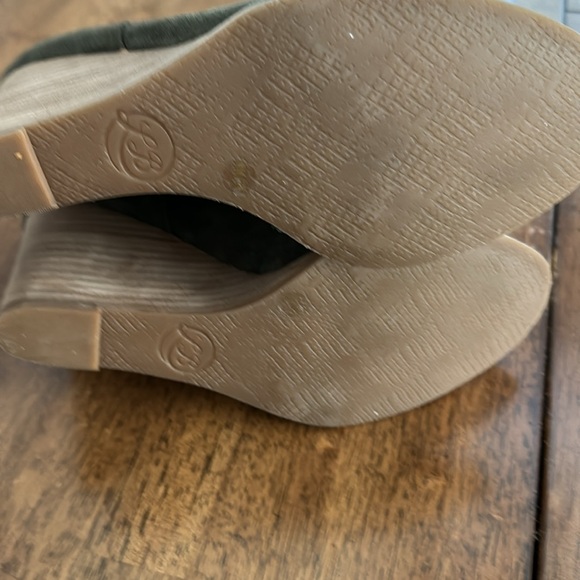 Olive green ankle boots - Picture 4 of 4